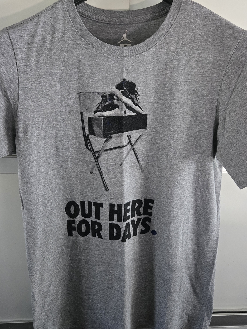 Nike Jordan Men's Gray Graphic Tee - Out Here For Days